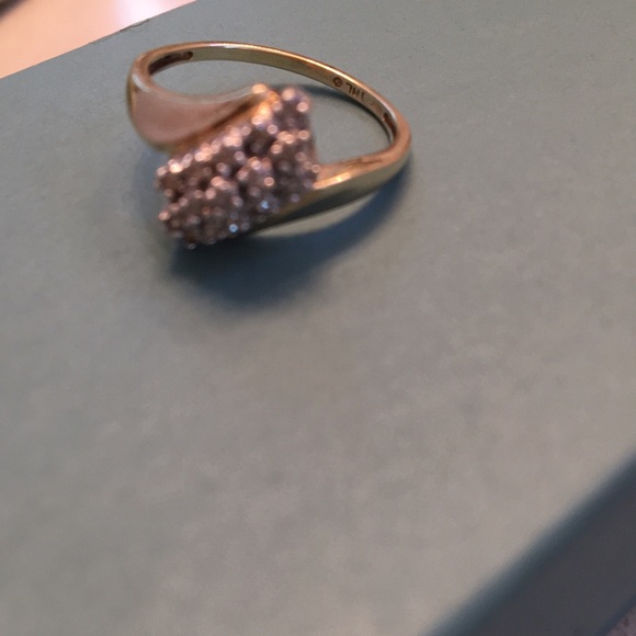 Solid 10k Diamond ring - Picture 5 of 6